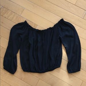 Off the Shoulder Bandy Melville Navy Top!